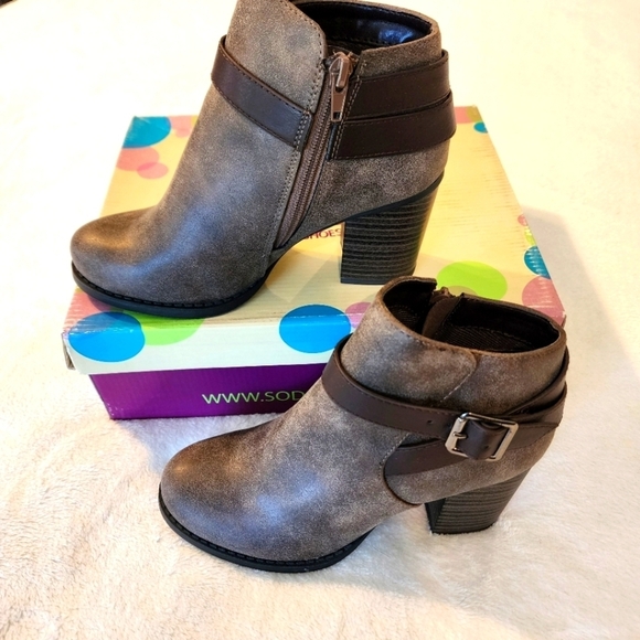 Soda Kylie Toupe Rough Cut Ankle High Booties Women's Size 6 New - Picture 16 of 16